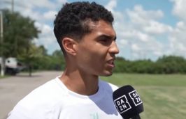 包含莎拉波娃遭遇五持续失利，尤文图斯教练压力巨大！的词条